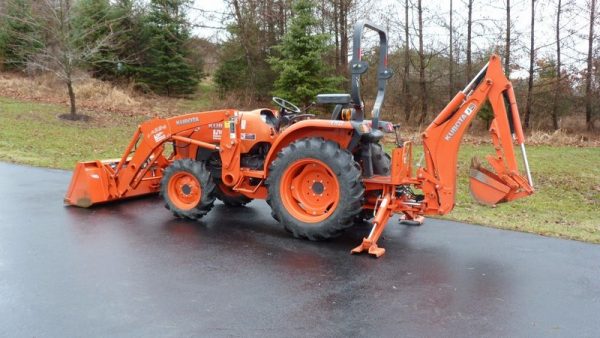 2012 Kubota L3800DT Tractor with LA524 Front Loader, BH 77 Backhoe w Thumb