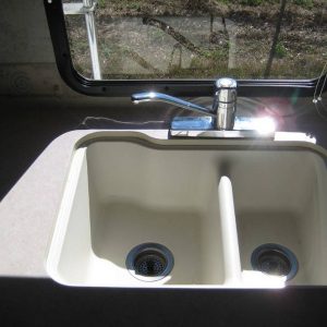 2005 Winnebago MINNIE WINNIE 24F