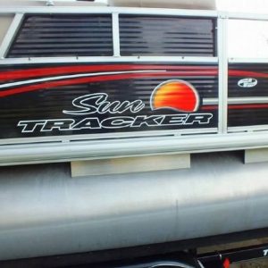 2012 Sun Tracker Fishin’ Barge 24 DLX