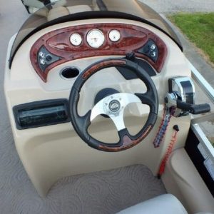 2012 Sun Tracker Fishin’ Barge 24 DLX