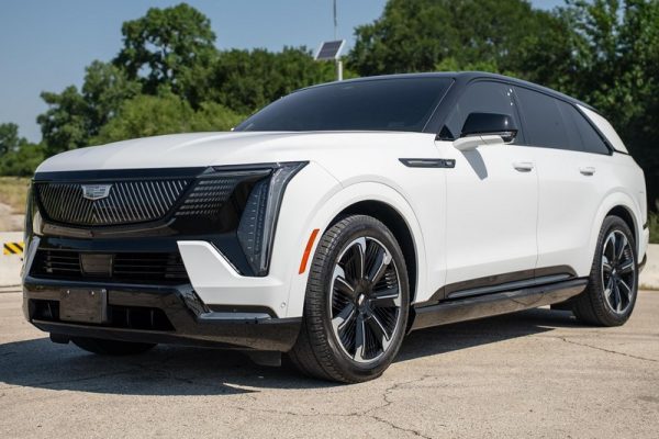 2025 Cadillac Escalade IQ Sport 2