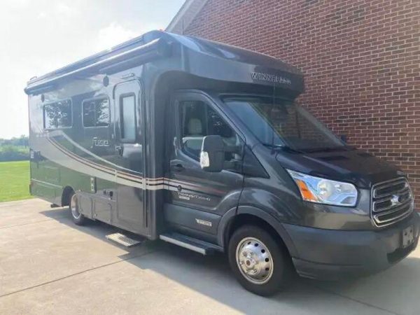 2017 Winnebago Fuse 23A