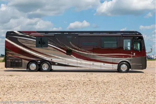 2022 Foretravel REALM PRESIDENTIAL SERIES LVB WITH SPA