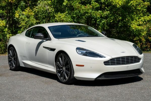 2015 Aston Martin DB9 Carbon Edition Coupe