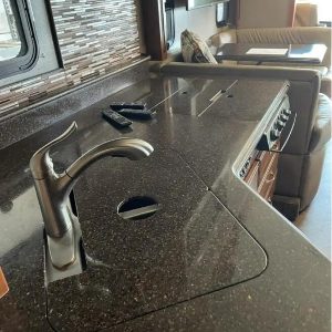 2017 Fleetwood PACE ARROW 33D