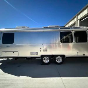 2024 Airstream GLOBETROTTER 27FB TWIN