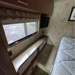 2012 Winnebago VIA 25Q