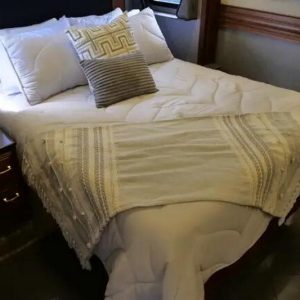 2013 American Coach Revolution 38S