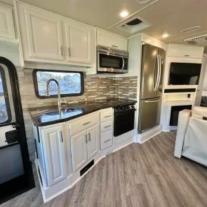 2018 Fleetwood BOUNDER 35K
