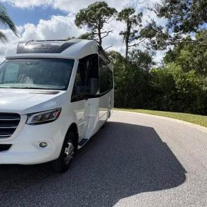 2020 Leisure Travel UNITY U 24 MB