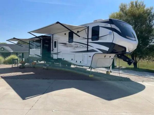 2024 Crossroads Cameo CE3961MB