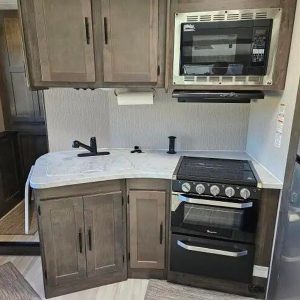 2022 Coachmen LEPRECHAUN PREMIER 298KB – FORD 450