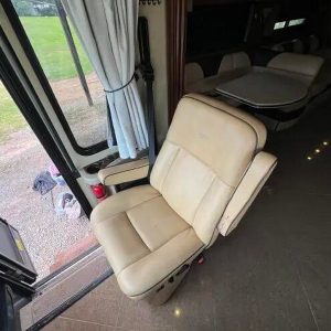 2013 Fleetwood DISCOVERY 40G