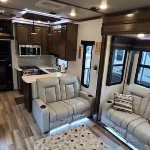 2021 Dutchmen VOLTAGE 4195