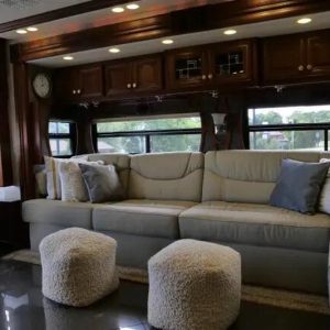 2013 American Coach Revolution 38S
