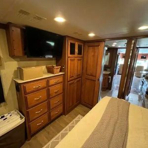 2013 Fleetwood DISCOVERY 40G