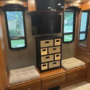 2017 Fleetwood PACE ARROW 33D