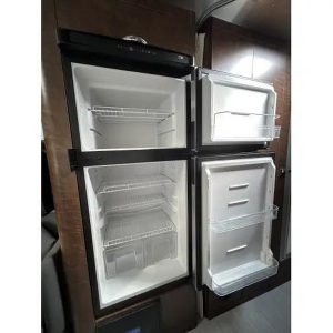 2024 Airstream GLOBETROTTER 27FB TWIN