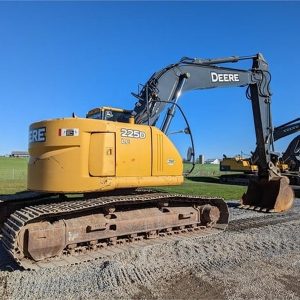 2011 DEERE 225D LC