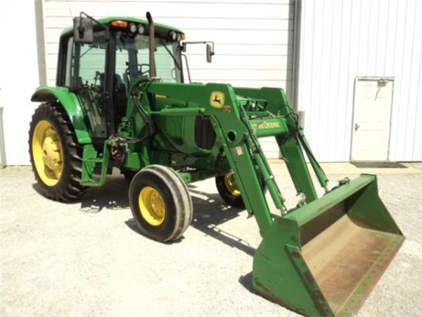 2004 John Deere 6220 Tractor