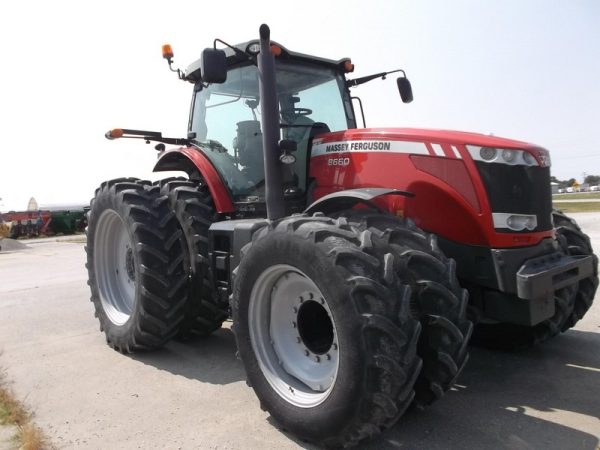 2011 MASSEY FERGUSON Tractors 8660