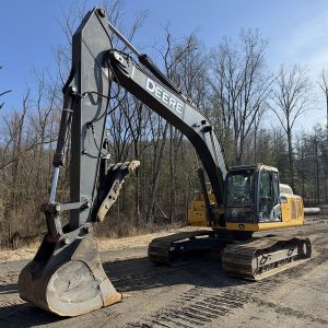 2019 DEERE Excavators 250G LC