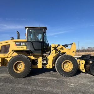 2014 CATERPILLAR Loaders 930K