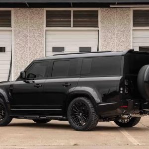 2025 Land Rover Defender 130 V8